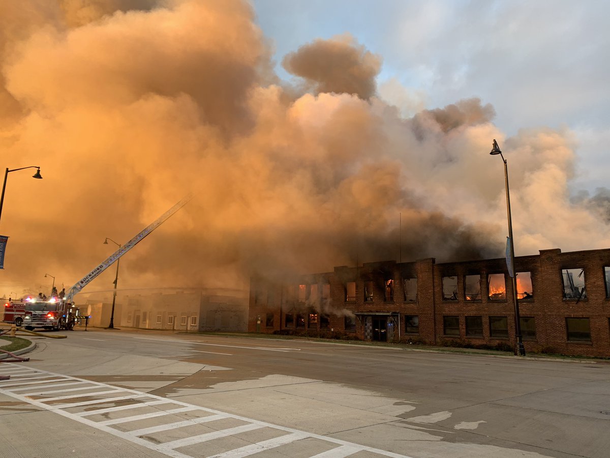 Rockford, Illinois fire at 2500 North Main Street