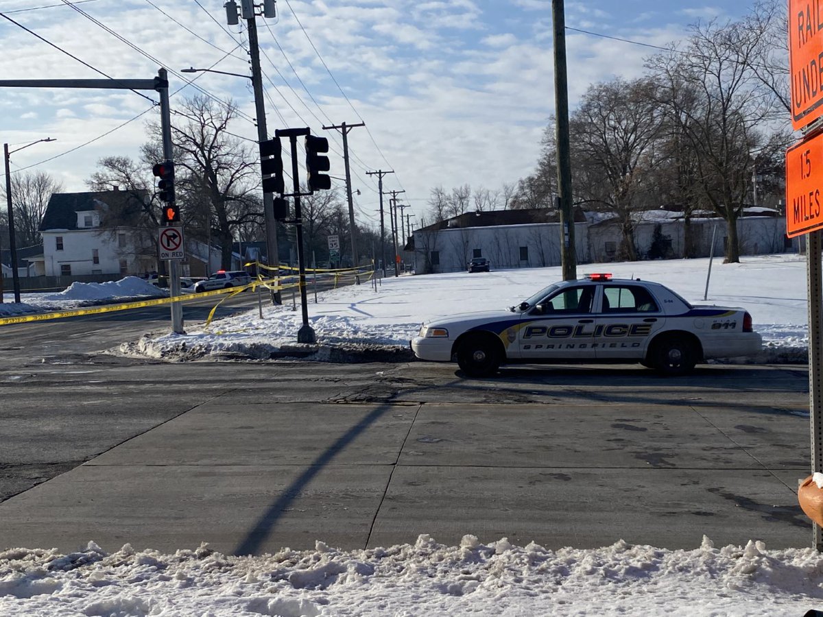 1 dead, 4 shot in Springfield this morning near 11th and South Grand. 