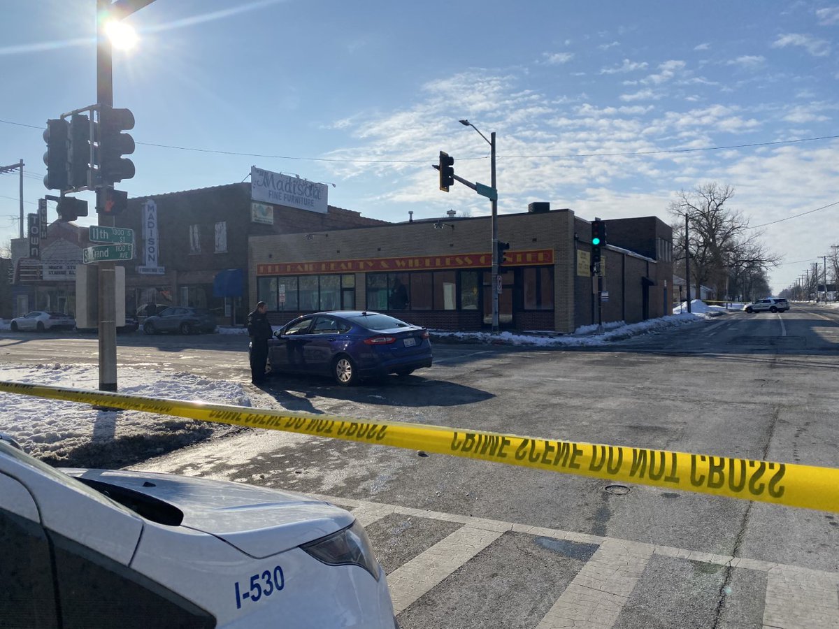 1 dead, 4 shot in Springfield this morning near 11th and South Grand. 