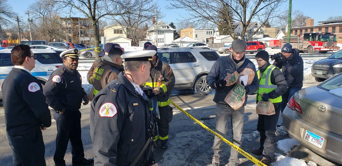 DDC 222, Batt 07, E69, & T13 were joined by Ald Gardiner following the fatal fire this morning on the 3600 block of N Kedvale. Smoke detectors and fire safety literature were handed out to homes in the area. Pleae check your battery and test your smoke detector today