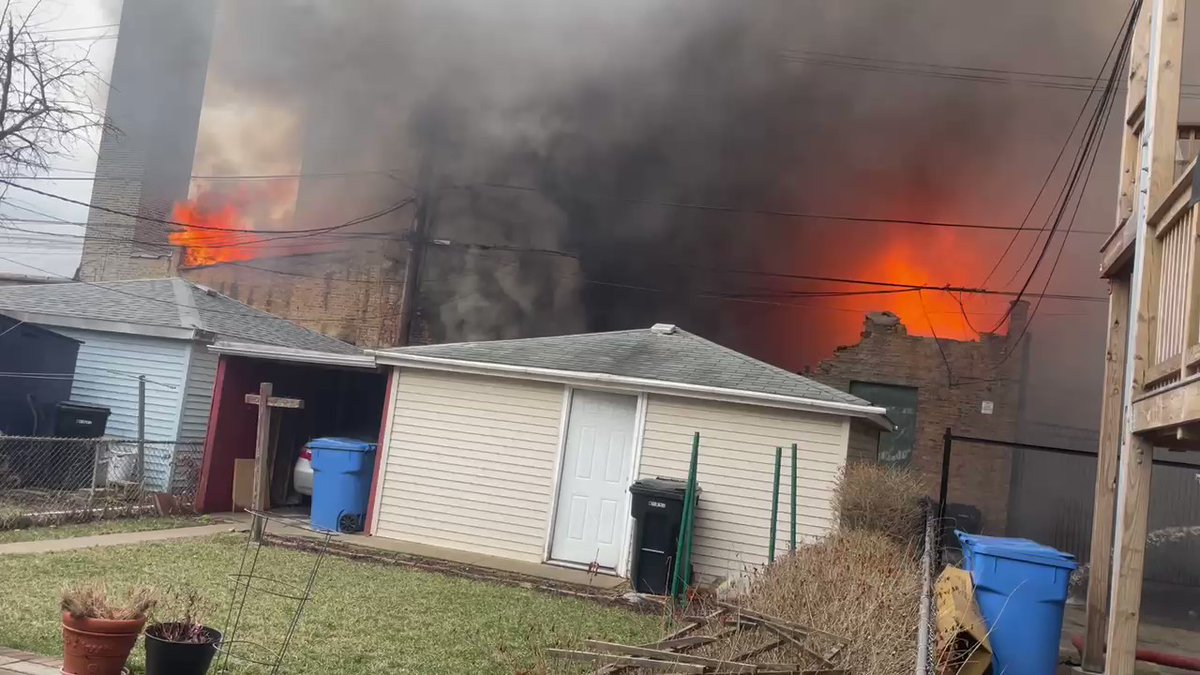 Now a 3 11 3340 Lawrence building is collapsing