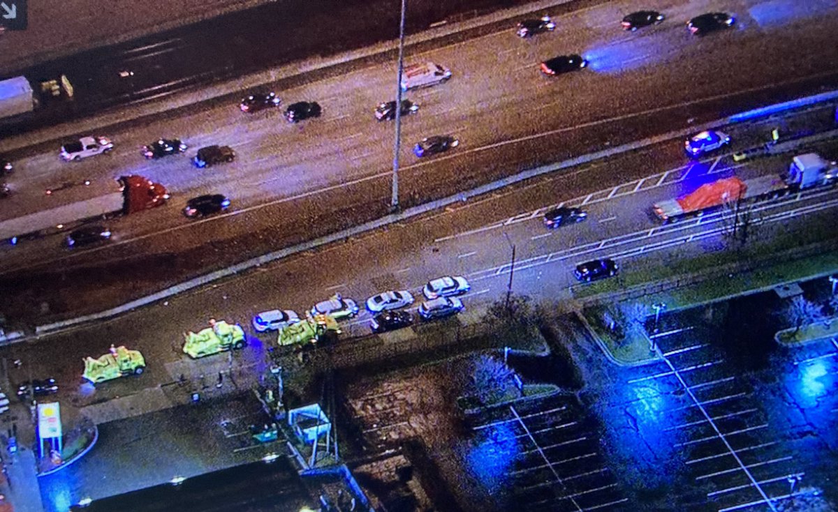 South end of the Inbound Dan Ryan is a mess. There was a shooting Inbound past 71st. State Police & IDOT are currently blocking the 79th St entrance ramp to the Inbound Ryan and the right lane and shoulder past 69th