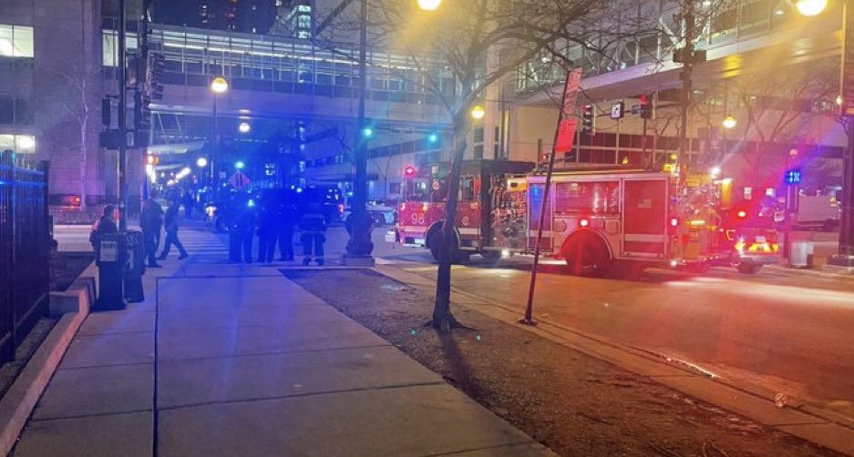 A Chicago police SWAT team swarmed Northwestern Hospital in Chicago's Streeterville neighborhood on Sunday night.  Chicago Police responded to the Feinberg Building at 251 East Huron around 8:30 p.m.  The emergency room was put on lockdown