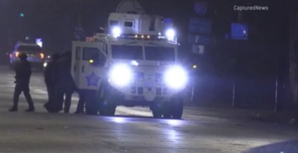 A Chicago police SWAT team swarmed Northwestern Hospital in Chicago's Streeterville neighborhood on Sunday night.  Chicago Police responded to the Feinberg Building at 251 East Huron around 8:30 p.m.  The emergency room was put on lockdown