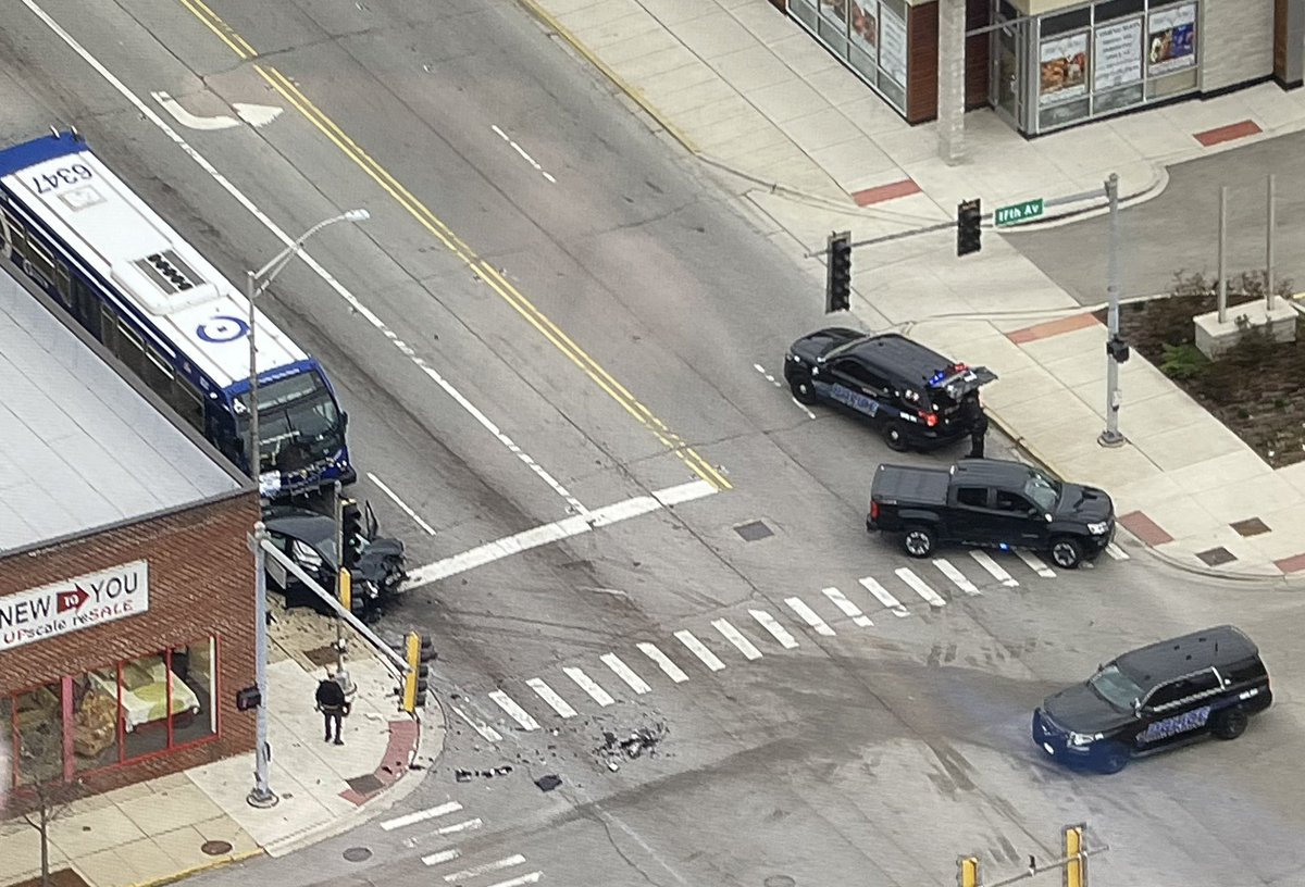 Police in Broadview have now completely blocked off the area around 17th Avenue & Roosevelt Road as the on site investigation ramps up at the scene of a crash from earlier this morning