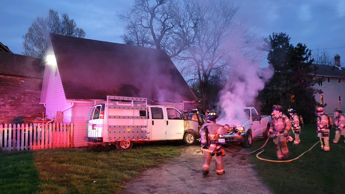 .@RockfordFire is on scene of a vehicle fire with extension to a detached garage at 200 Kishwaukee Street