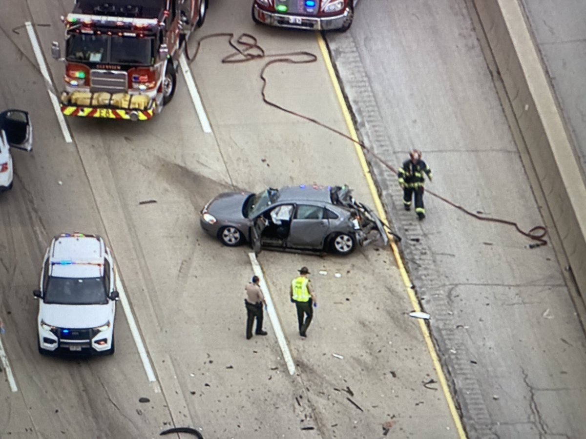 Tollway crews in the process of closing the southbound Tri-State at Willow Rd. The Willow Rd entrance is closed as well