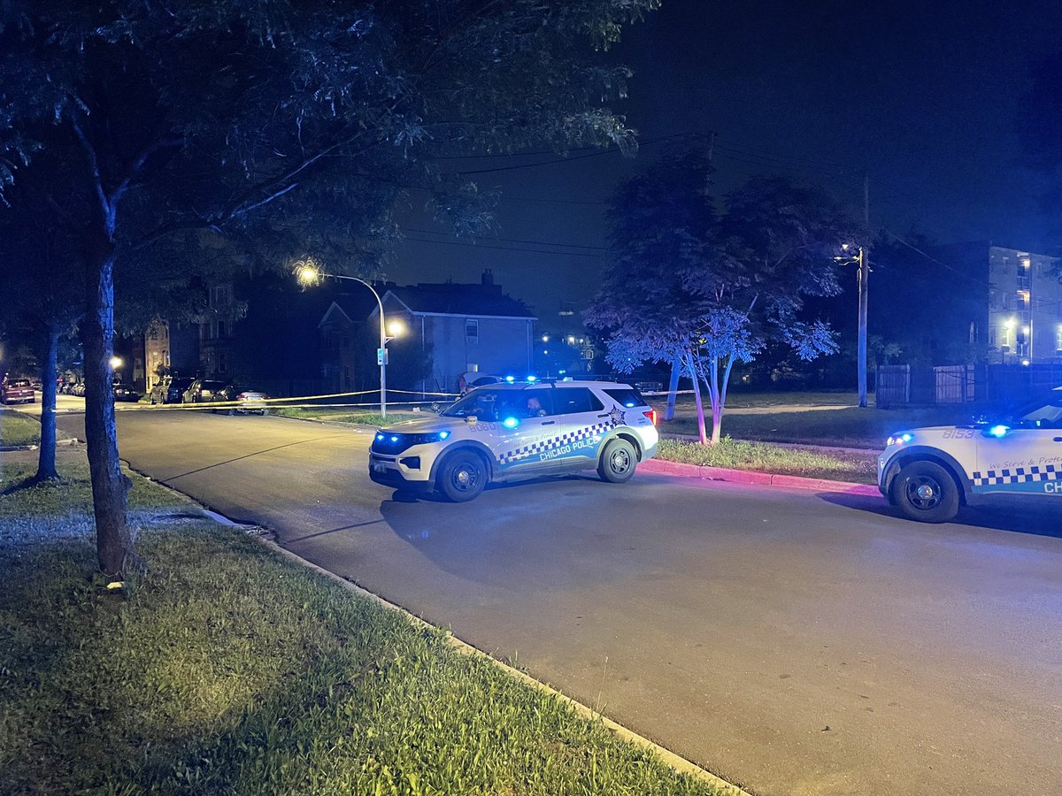 Chicago police are on scene for multiple people shot (possibly 4) on the 1200 block of South Lawndale. Chicago