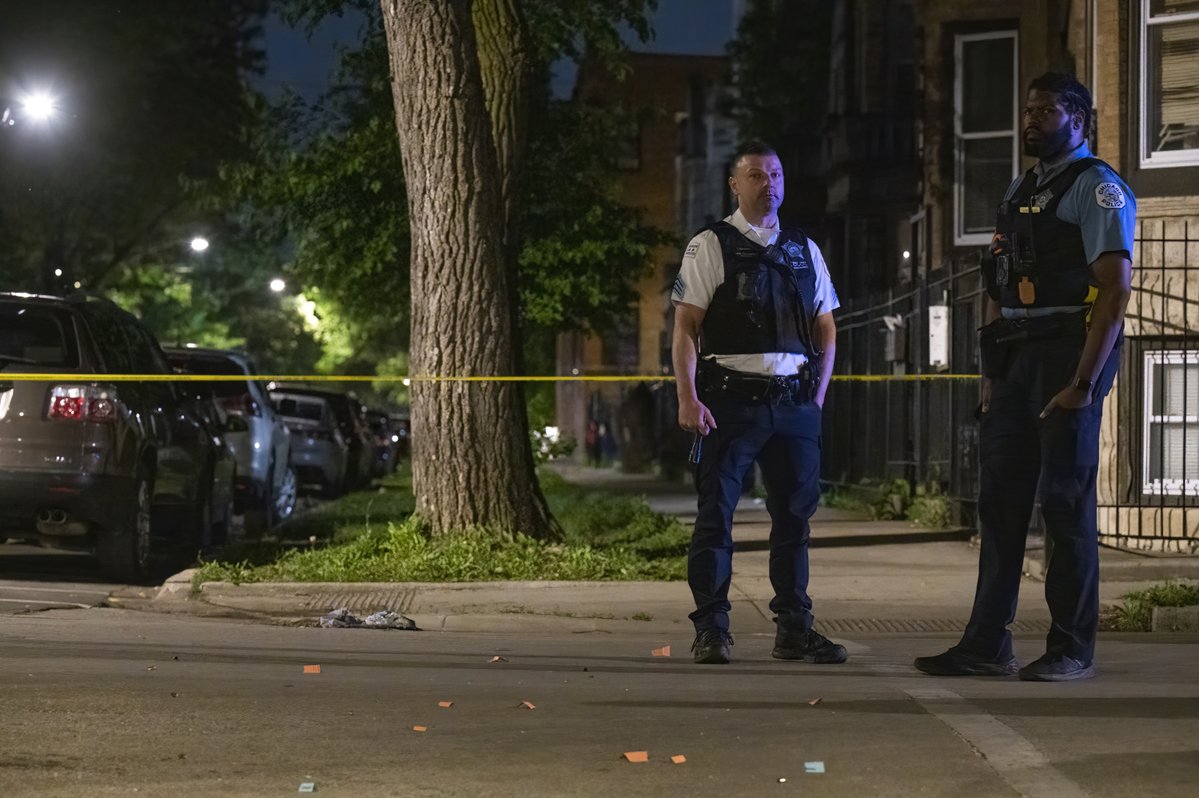 PHOTOS: 4 wounded in Lawndale shooting 