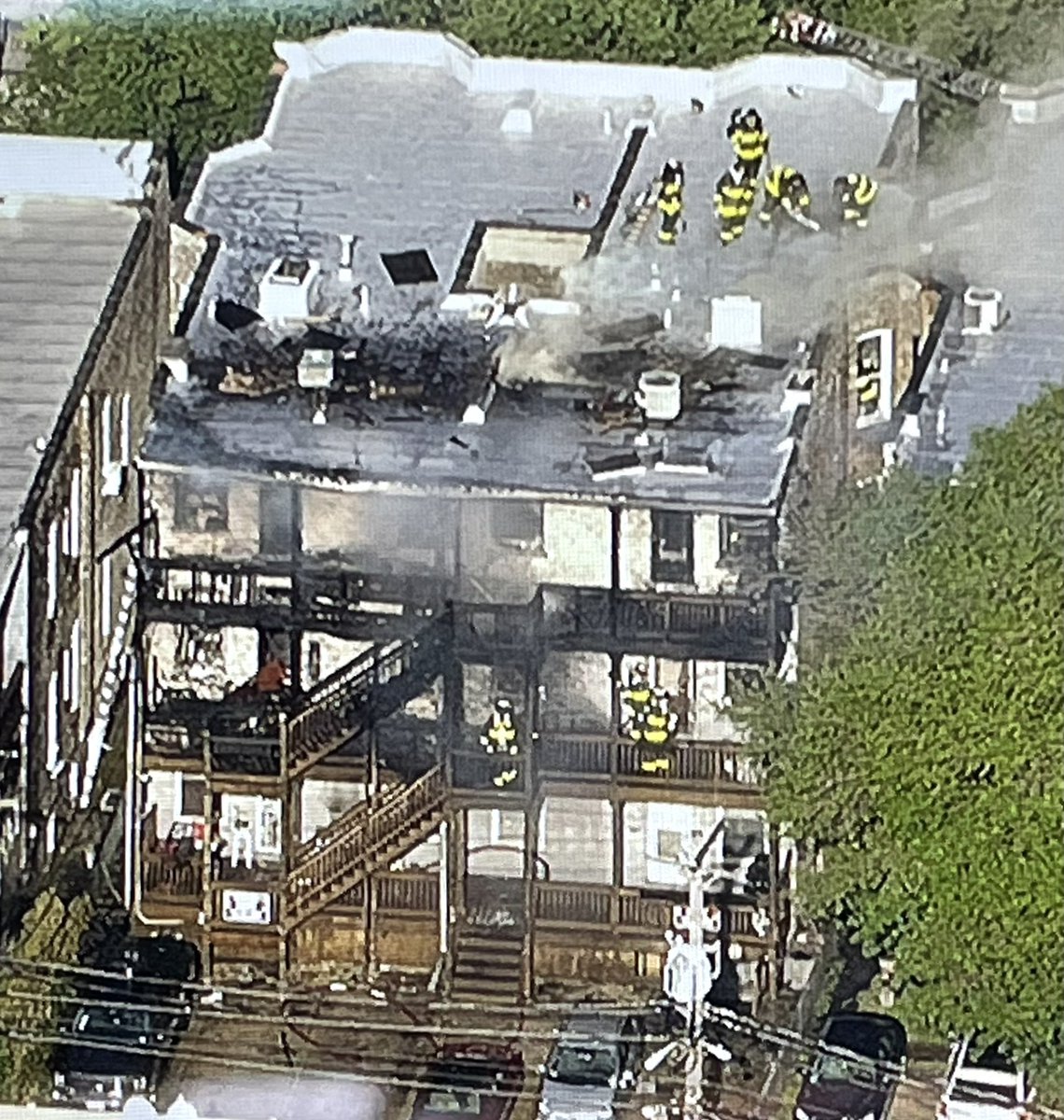 A closer look shows the removal of existing roof hatches worked well to vent this morning's fire on Sheffield. Cause & origin still to be determined in the blaze that heavily damaged back porches and the upper floor of the three story building. More at