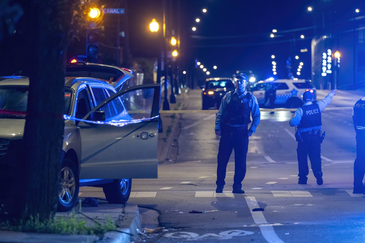 PHOTO: Passenger inside car fatally shot in East Pilsen