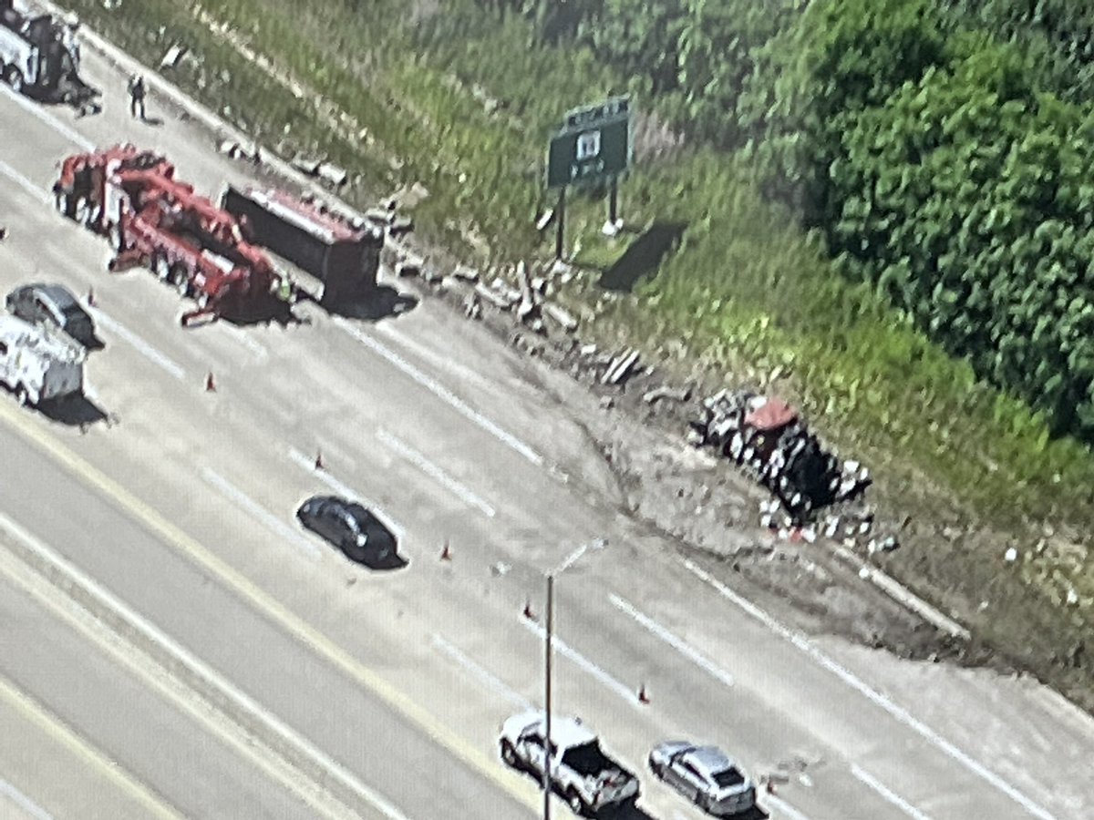 A devastating crash WB90 before Bartlett Road has destroyed a dump truck, closed 2RL and spilled a rocks across the lanes. No word on injuries to the driver, however, cleanup will take an extended time. Enter WB90 from Route 59 & miss the mess.v