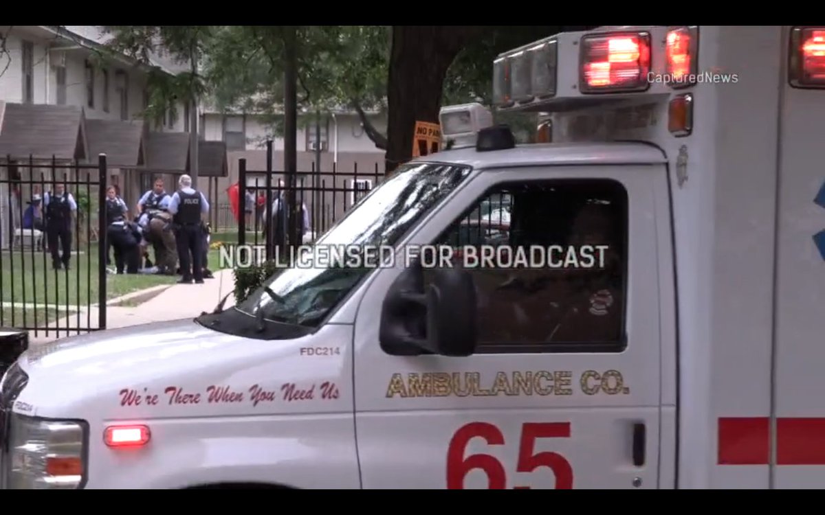 Chicago, IL: This morning an offender opened fire on @Chicago_Police  -wounding one officer who was shot 3x's but alert 1300 W Taylor St - 0830 -Offender located at the Abla Homes -Officers found the suspect bleeding heavily and applied *life saving* measures -tourniquet applied