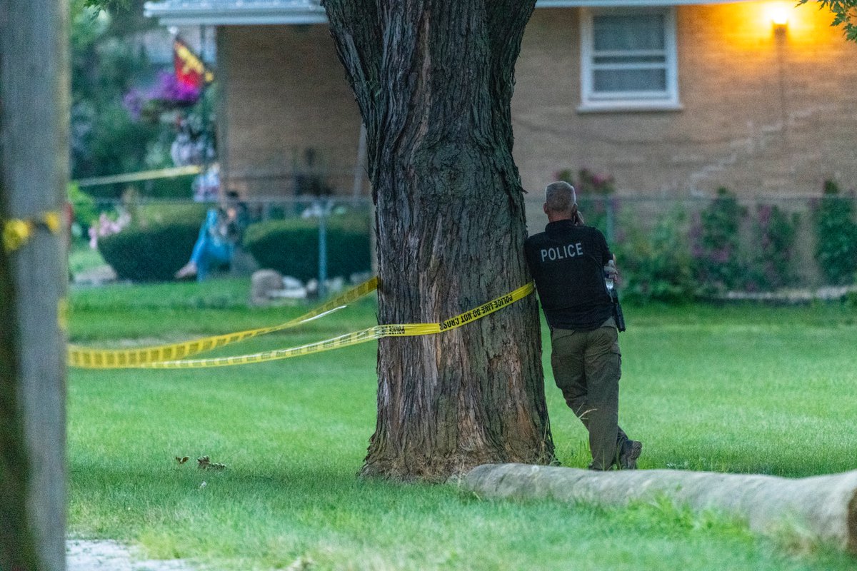 Off-duty officer shoots alleged gunman who opened fire at family reunion in South Holland