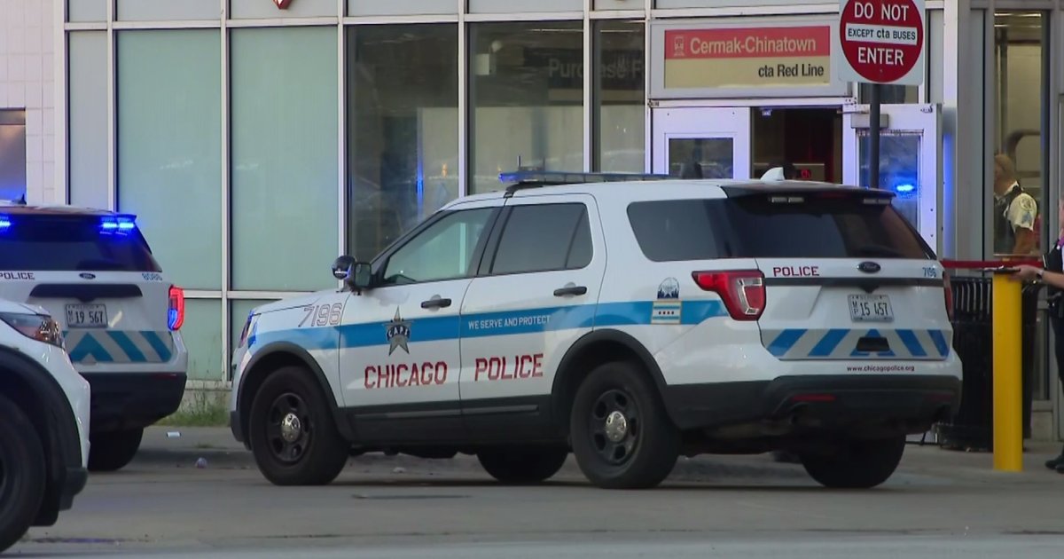 Man shot, critically injured on Red Line train, walks out at Cermak-Chinatown stop