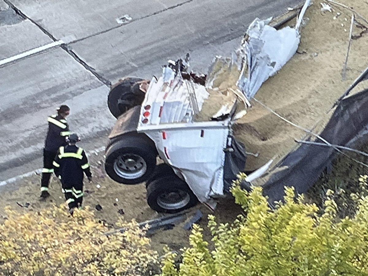 Heavy recovery equipment is getting into position to begin the long & complex task of clearing the aftermath of a two semi crash SB on I-55 just past I-80. Area roads remain jammed while SB 55 remains closed at 80 and drivers are diverted. s at