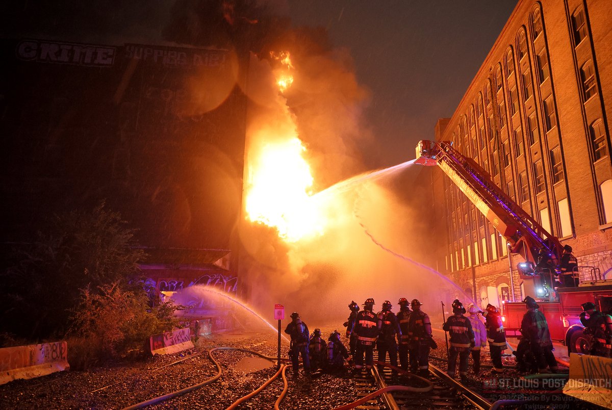 Wind-fueled, five-alarm blaze rips through St. Louis warehouse