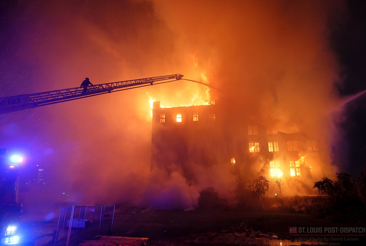 Wind-fueled, five-alarm blaze rips through St. Louis warehouse