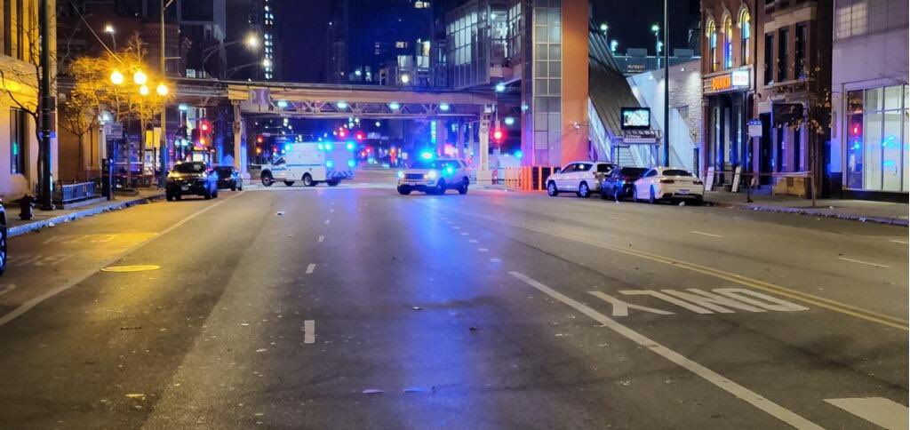 River North shooting @ Chicago/Orleans. Police say shots fired in front of Hush. 4 victims. 1 dead. 1 security guard shot in arm. 2 shot and self-transported to hospital. Firearms recovered at scene, arrest made. Investigation continues  