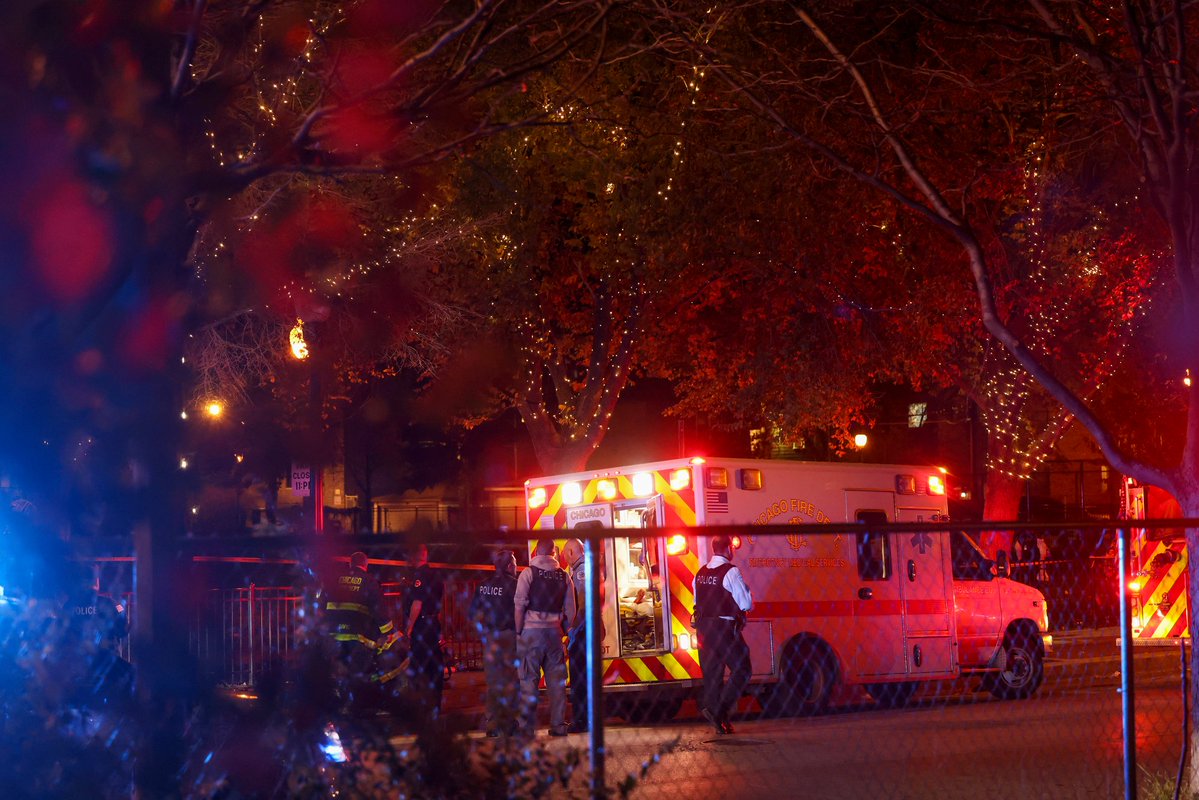 4 people shot in Rogers Park in 2 separate incidents this evening