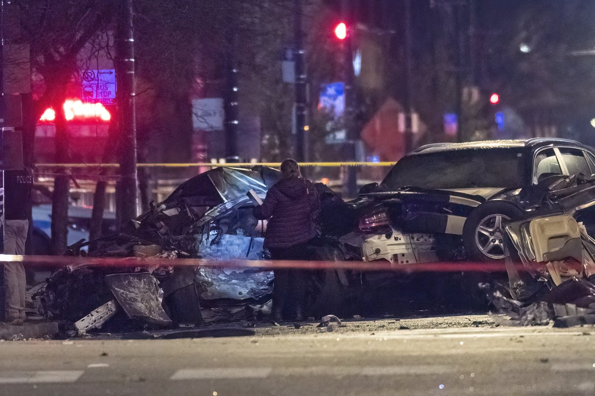 2 killed, 10 injured in eight-vehicle crash in Burnside, via @cindylu_7 and @mannycam here at the @Suntimes. Chicago 