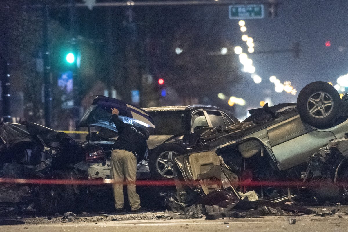 2 killed, 10 injured in eight-vehicle crash in Burnside, via @cindylu_7 and @mannycam here at the @Suntimes. Chicago 