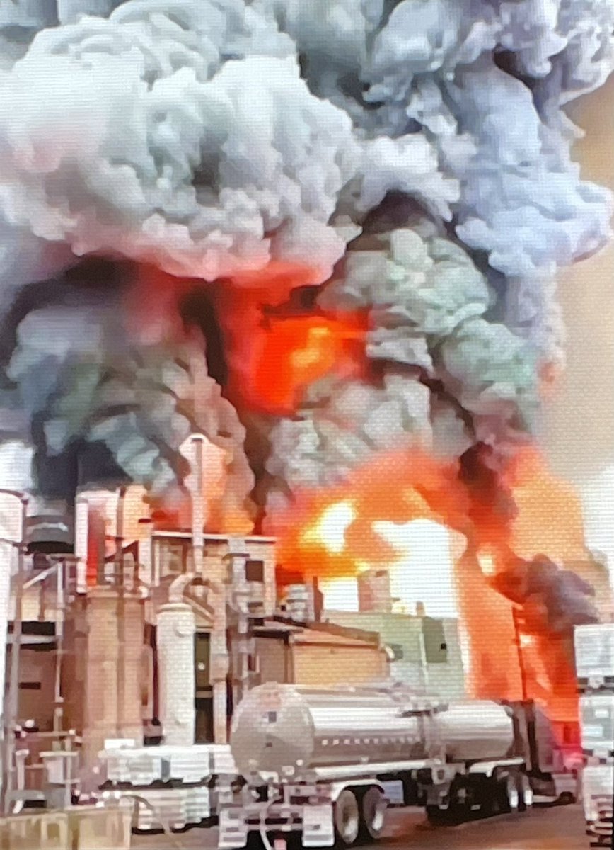 Firefighters in Lasalle are busy extinguishing a large fire at the Carus Chemical plant in Lasalle. All employees have been accounted for & residents of the 3rd and 4th Wards are urged to shelter in place. No word on cause or origin.