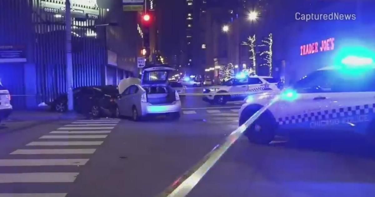 6 people hospitalized after hit-and-run crash in River North