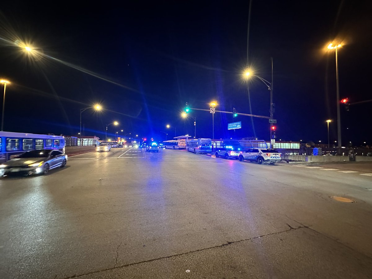 79/Red Line: got one in custody with  a weapon recovered from the CTA tracks, the caller lied and said 6 ppl were shot, no one was shot. Chicago  Current situation on the 79th red line station