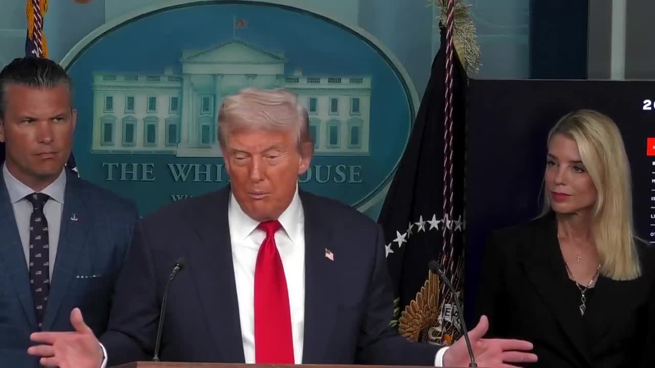 Trump: If we need to, we're gonna do the same thing in Chicago, which is a disaster. We have a mayor there who is totally incompetent and we have an incompetent governor there, hopefully LA is watching.