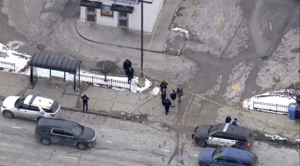 Roosevelt & Western MASS SHOOTING 4 PPL SHOT, 3 KILLED... Chicago Police & UIC Police are on scene investigating 2 separate shooting scenes that left 4 ppl wounded, 3 dead. 