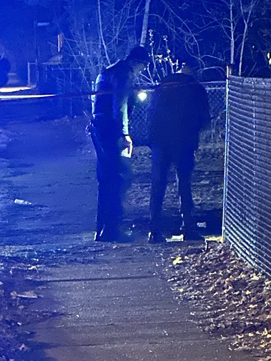61st pl. & Wallace MALE SHOT & KILLED Chicago Police are investigating a shooting that left a male dead in Englewood. Officers from the 7th District were on patrol, when they heard multiple loud reports (Gunshots) nearby 