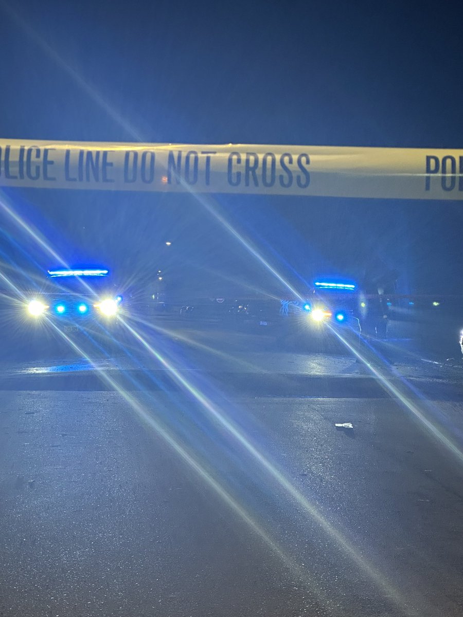 61st pl. & Wallace MALE SHOT & KILLED Chicago Police are investigating a shooting that left a male dead in Englewood. Officers from the 7th District were on patrol, when they heard multiple loud reports (Gunshots) nearby 