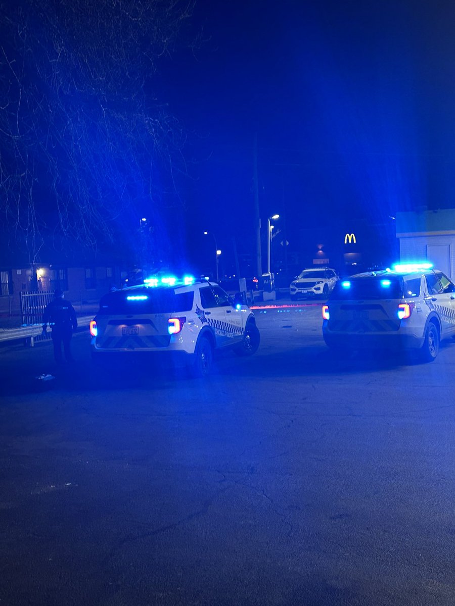 66th & Stony MASS SHOOTING  4 PPL SHOT, 1 KILLED Chicago Police are investigating a Mass Shooting that left 4 ppl wounded, 1 dead near Jackson Park. 