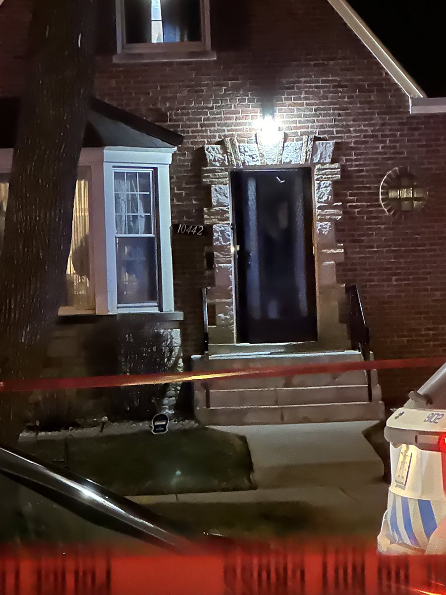 105th & Peoria 2 ELDERLY WOMEN KILLED.. Chicago Police are investigating a double shooting that left 2 elderly women dead. 