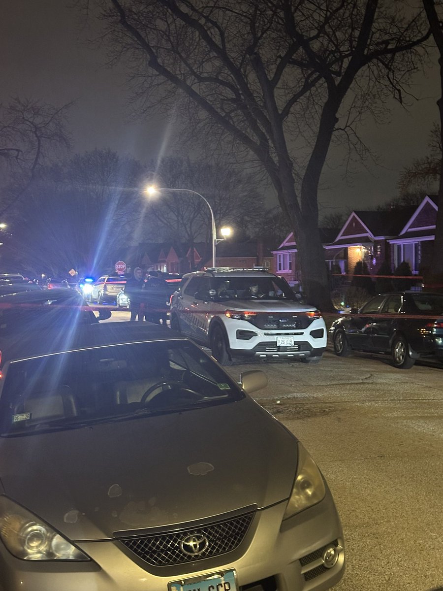 105th & Peoria 2 ELDERLY WOMEN KILLED.. Chicago Police are investigating a double shooting that left 2 elderly women dead. 