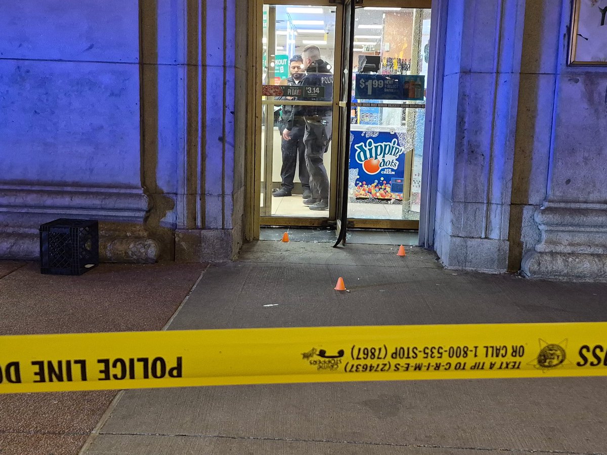 Adams & Wells PERSON SHOT  Chicago Police are investigating a shooting that left a male critically wounded during a store robbery Downtown. The shooting occurred around 10:41pm, Officers responded to the 7-Eleven store for calls of a robbery in progress and shots fired