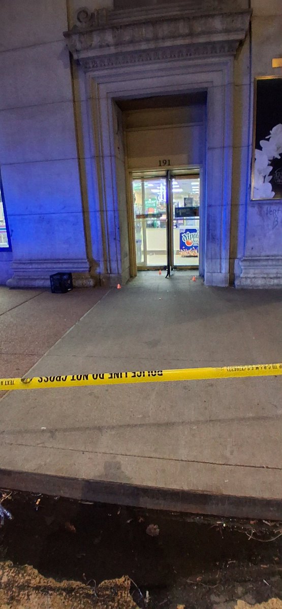 Chicago St Patty's Weekend shooting Adams and Wells   Person Shot Downtown Chicago during St Patty's Day weekend at the 7-Eleven Adams and Wells . shot in the stomach and the back  