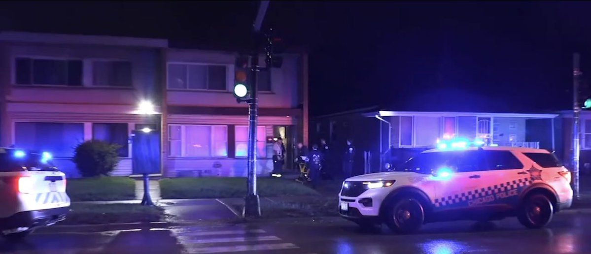103rd & Luella HOME INTRUDER SHOT & KILLED Chicago Police are investigating a deadly home invasion across the street from CPD 4th District Station overnight.The shooting occurred around 1:30am, Officers responded to a call of a home break in and a person shot. 