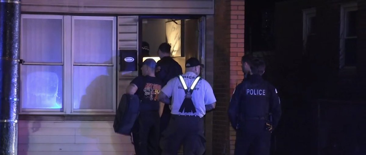 103rd & Luella HOME INTRUDER SHOT & KILLED Chicago Police are investigating a deadly home invasion across the street from CPD 4th District Station overnight.The shooting occurred around 1:30am, Officers responded to a call of a home break in and a person shot. 
