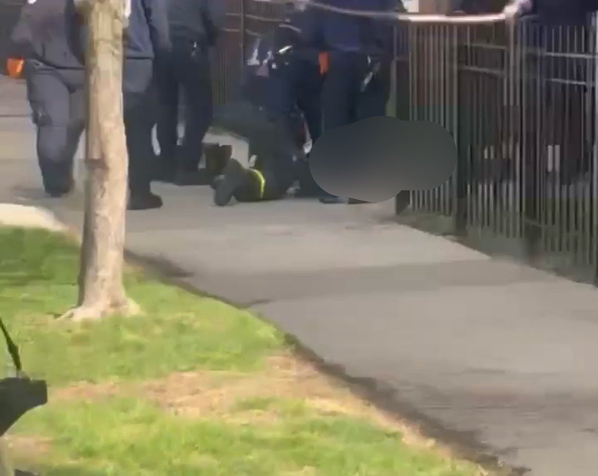 78th & Coles  TEEN SHOT & KILLED Chicago Police are investigating a deadly shooting that left a teenage boy dead this morning in South Shore.The shooting occurred around 9:13am, Officers responded to calls of a person shot.