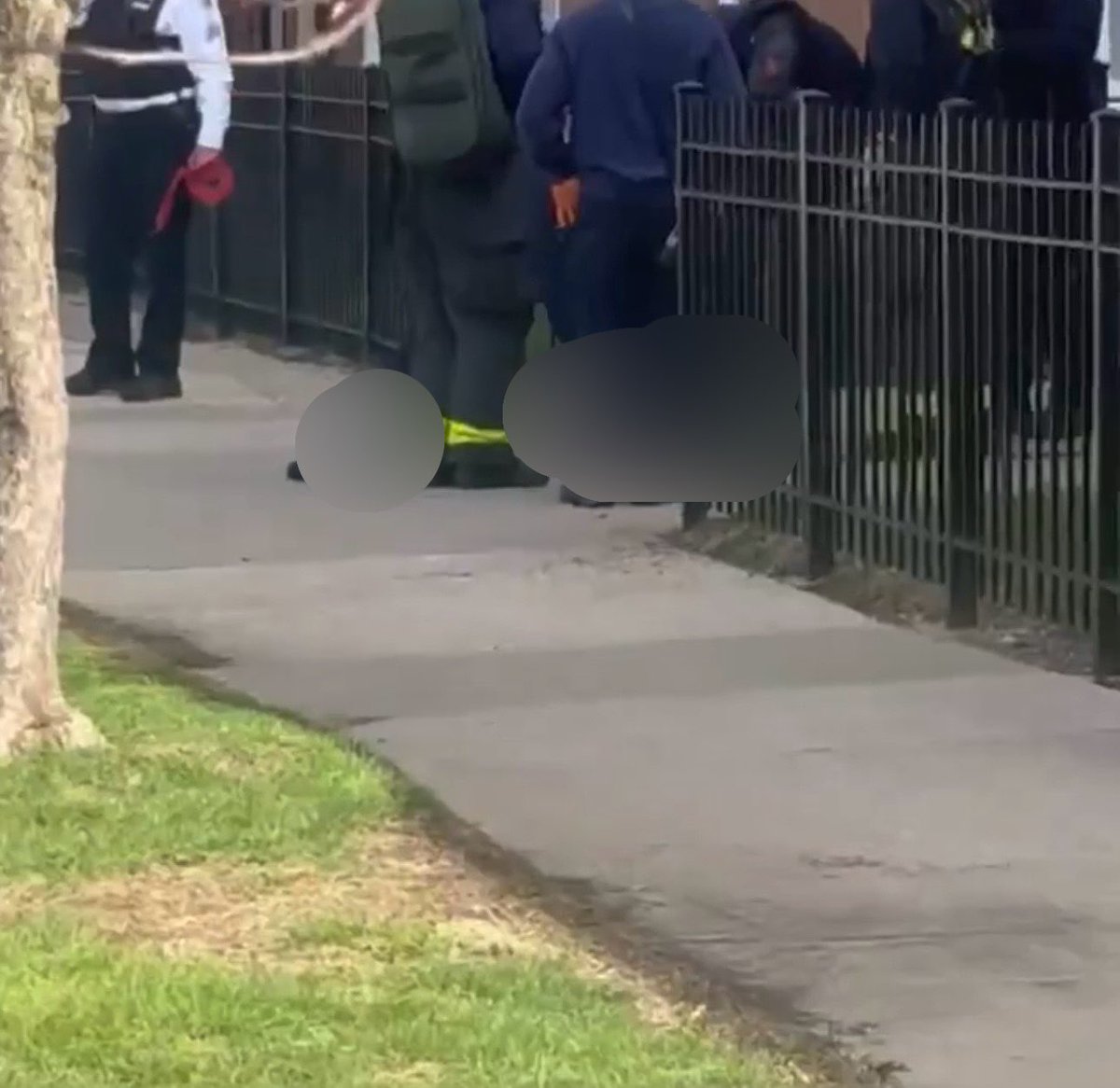 78th & Coles  TEEN SHOT & KILLED Chicago Police are investigating a deadly shooting that left a teenage boy dead this morning in South Shore.The shooting occurred around 9:13am, Officers responded to calls of a person shot. 