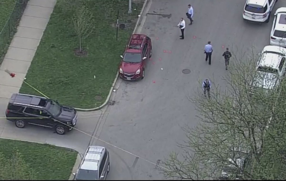 Pulaski & Maypole   4 PPL SHOT, 3 KILLED. Chicago Police are investigating a Mass Shooting that left 3 ppl dead, 1 critically wounded in West Garfield Park.  