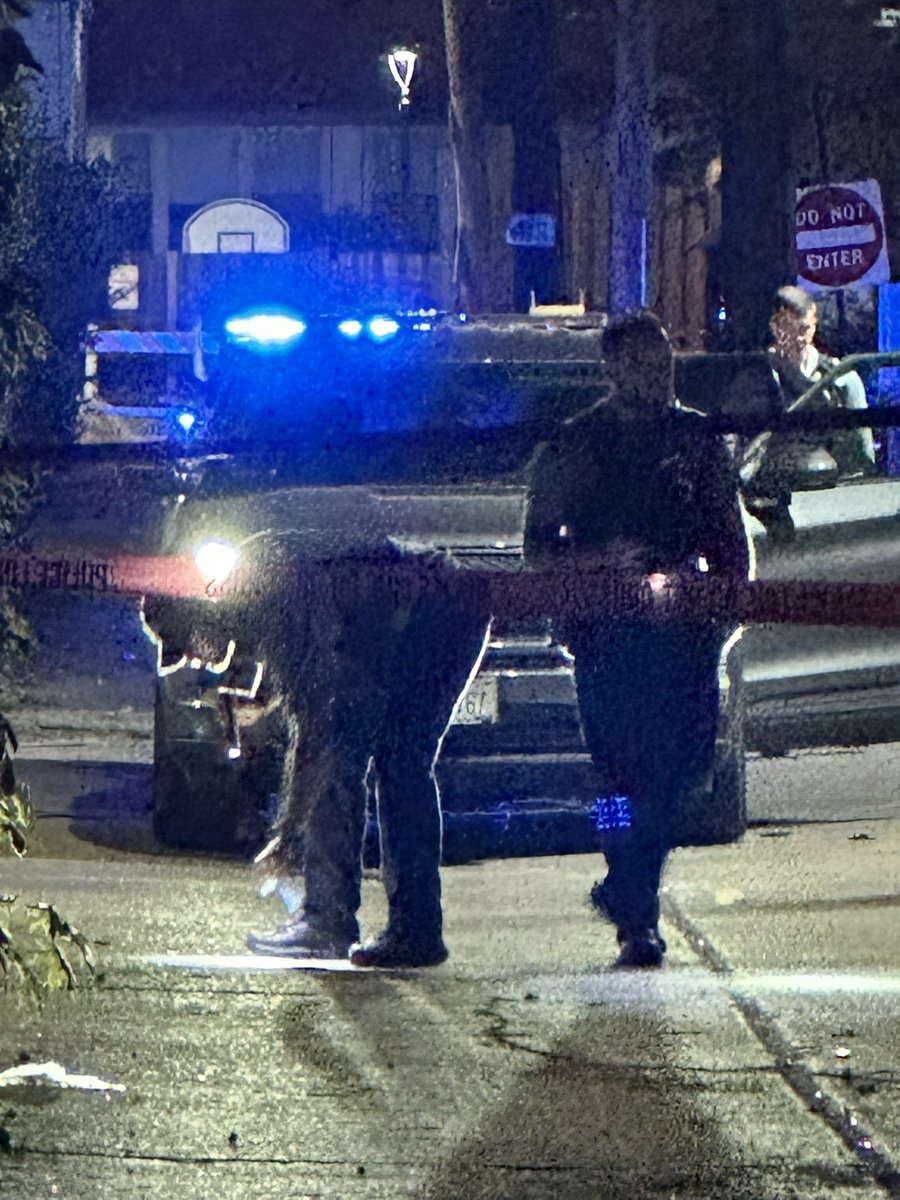 47th & Mozart  CPD 10-1 SHOTS FIRED.  Chicago Police & COPA are investigating after officers were shot at by a suspected Two-Six gang member during a pursuit, causing them to return fire. The incident started around 1:12am, CPD Tactical Officers from the 9th47th & Mozart CPD 10-1. 