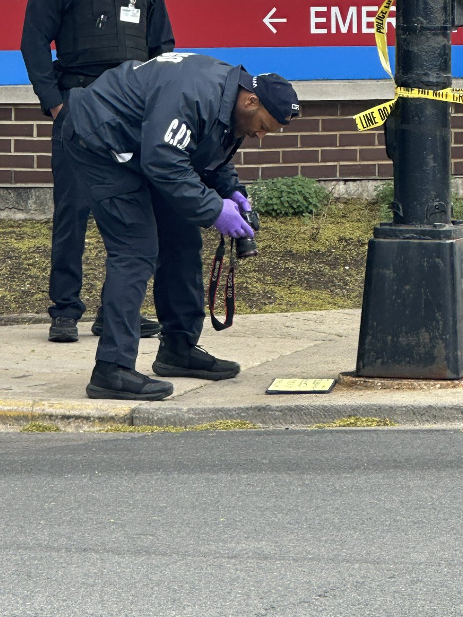 California & Foster OFFICERS SHOT  2 CPD OFFICERS SHOT & KILLED 2 Chicago Police officers were shot while guarding a prisoner inside Swedish Hospital.  