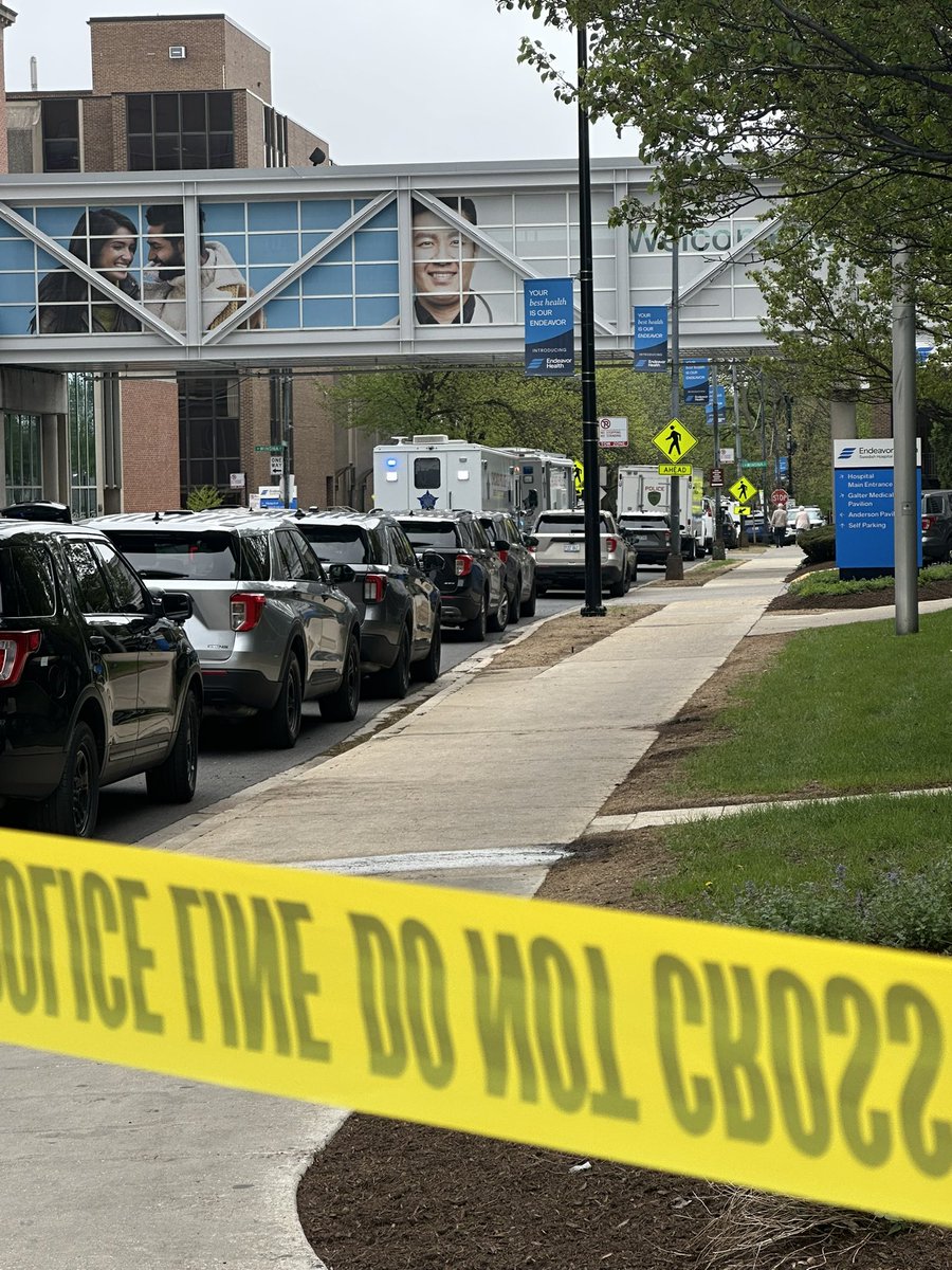 California & Foster OFFICERS SHOT  2 CPD OFFICERS SHOT & KILLED 2 Chicago Police officers were shot while guarding a prisoner inside Swedish Hospital.  