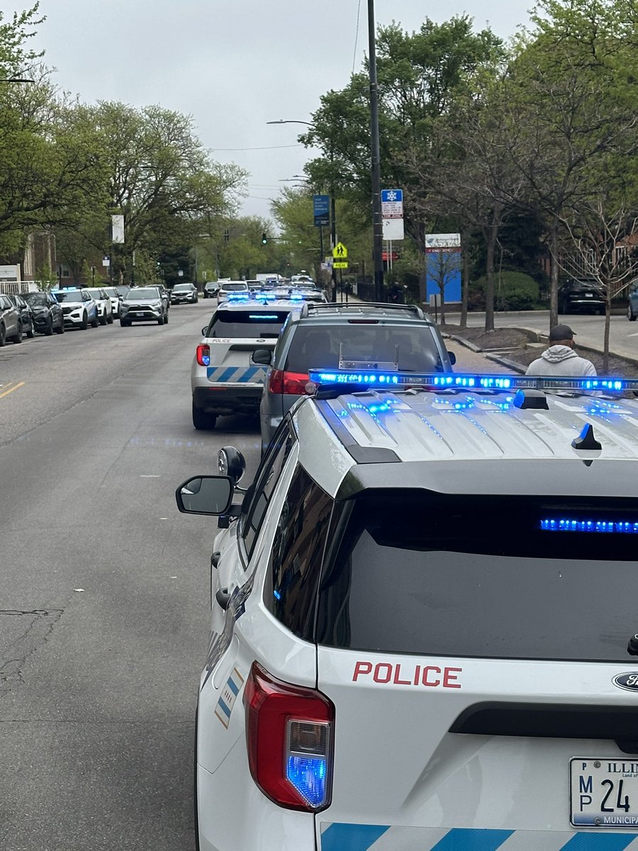 California & Foster OFFICERS SHOT  2 CPD OFFICERS SHOT & KILLED 2 Chicago Police officers were shot while guarding a prisoner inside Swedish Hospital.  