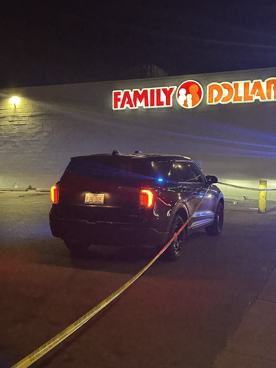 87th & Racine  PERSON SHOT Chicago Police are investigating a shooting that left a male wounded in Family Dollar Parking lot. 