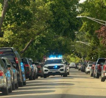 Homicide Little Village . 28th & Saint Louis Southside Chicago In the 2800 block of S. St. Louis at approximately 2:19 p.m., a 40-year-old male victim was on the sidewalk and involved in a physical altercation with an unknown male offender