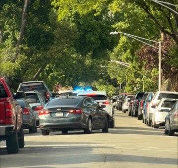 Homicide Little Village . 28th & Saint Louis Southside Chicago In the 2800 block of S. St. Louis at approximately 2:19 p.m., a 40-year-old male victim was on the sidewalk and involved in a physical altercation with an unknown male offender